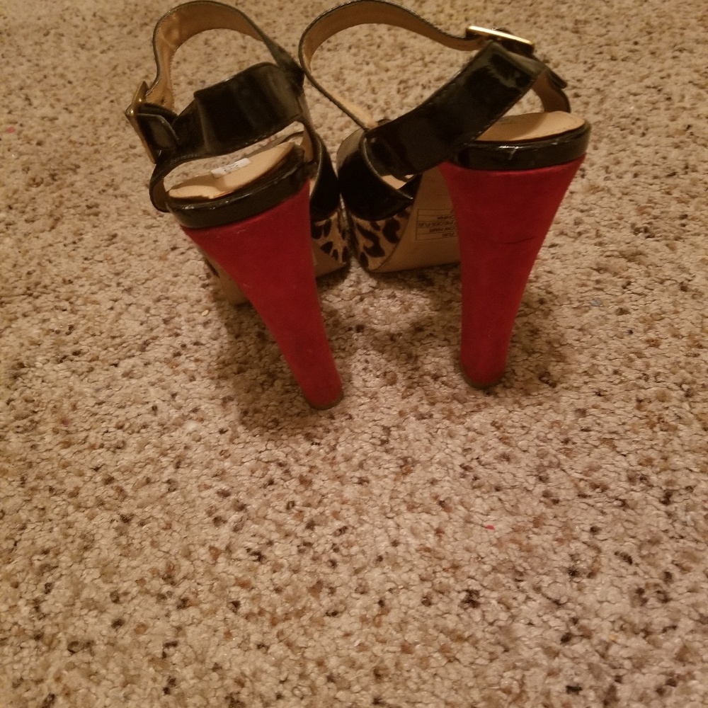 Heels - Picture 2 of 4